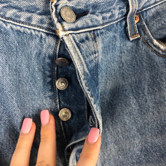 Levi's Premium Wedgie Icon Fit Authentically Yours Distressed Button Fly Sz. 34 - Picture 9 of 11